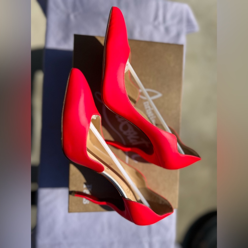 Christian Louboutin Dalida pointed toe pumps - Picture 8 of 14